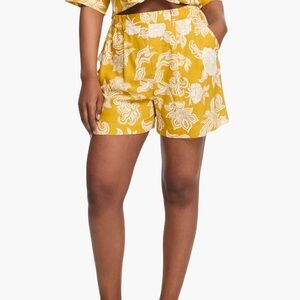 Woolworths linen floral paisley High-Waist pull on Women's Shorts mustard XL